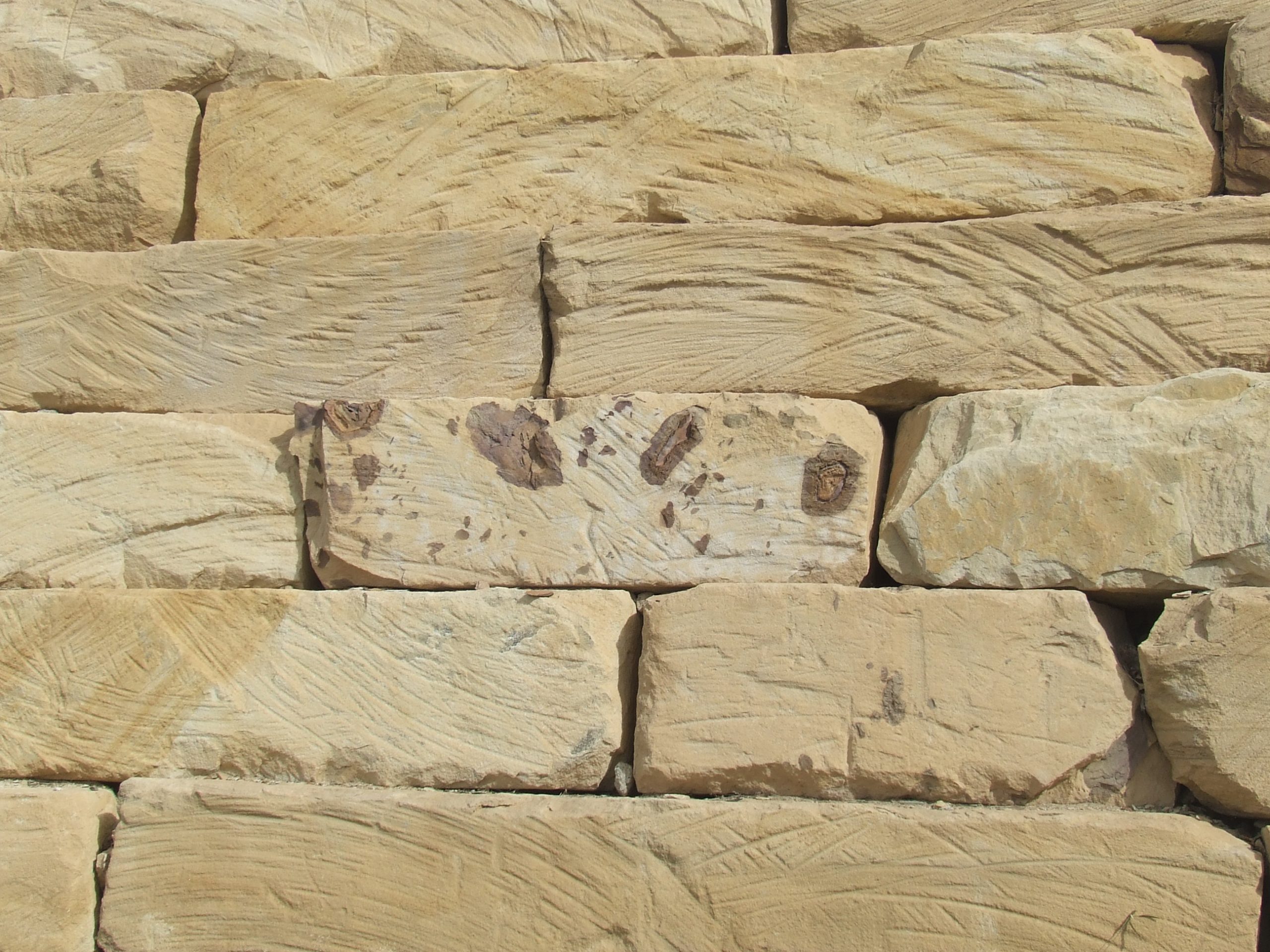 Natural Stone Walls - Sandstone - Front Walls - Retaining Walls - Landscaping